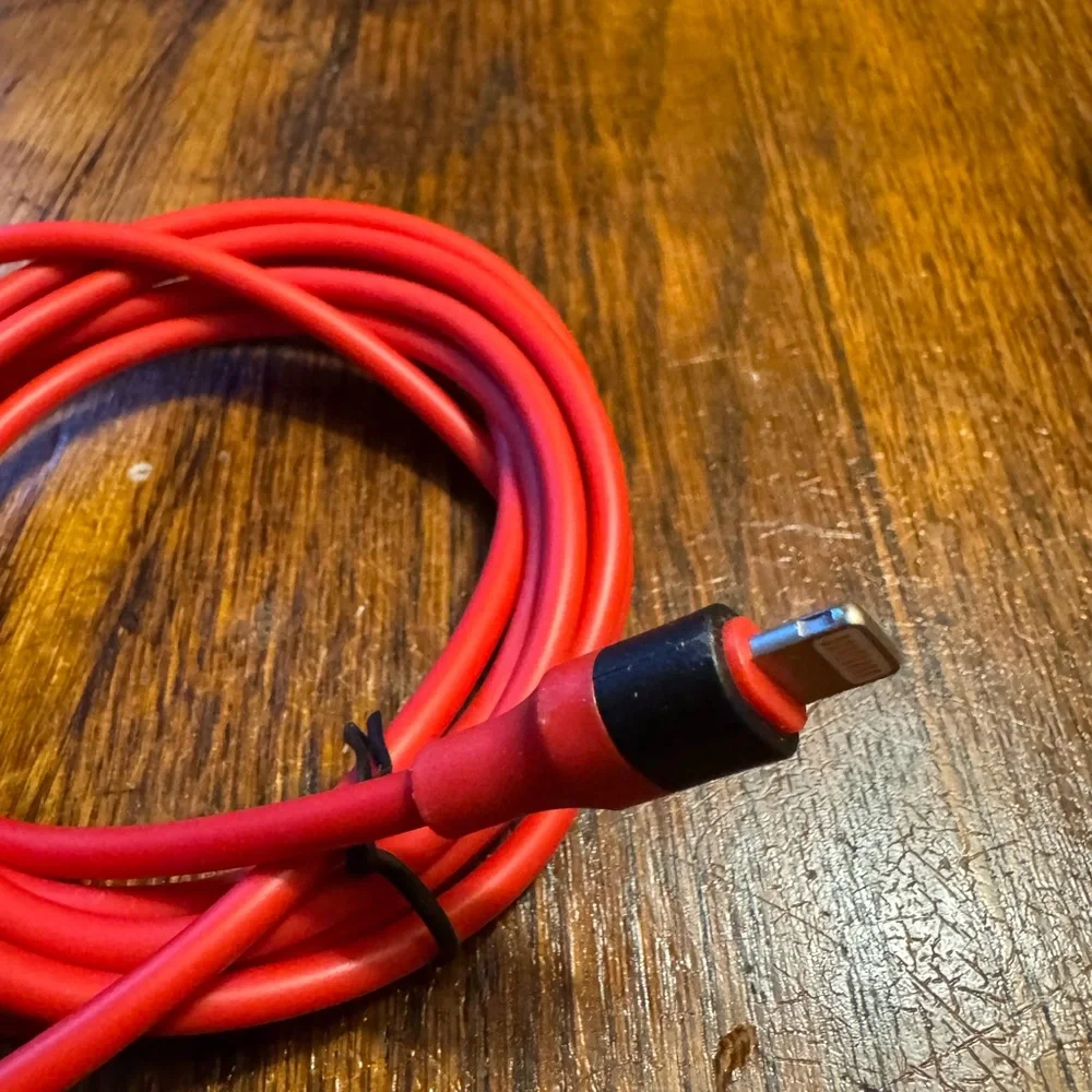 HDMI/ Lightning Canle. 6.6 Ft long Apple MFi Certified